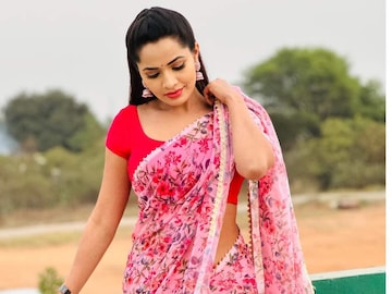 അമ്മയുടെ കെട്ടുതാലി പണയം വച്ചു; എയർപോർട്ടുകളിൽ കിടന്നുറങ്ങി; ഇന്ന് അറിയപ്പെടുന്ന നടിയായ താരം അമ്മയുടെ കെട്ടുതാലി പണയം വച്ചു; എയർപോർട്ടുകളിൽ കിടന്നുറങ്ങി; ഇന്ന് അറിയപ്പെടുന്ന നടിയായ താരം