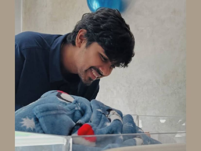 നീഓം ജനിച്ചു ദിവസങ്ങൾക്കുള്ളിൽ തന്നെ കുഞ്ഞിന്റെ പേരിൽ ചില പേജുകൾ ഇൻസ്റ്റഗ്രാമിൽ എത്തിയിരുന്നു. പേളിയുടെ മക്കളായ നിലയ്ക്കും നിതാരയ്ക്കും അവരുടെ അച്ഛനമ്മമാരായ പേളിയും ശ്രീനിഷും ചേർന്ന് ആരംഭിച്ച ഇൻസ്റ്റഗ്രാം പേജുകൾ ഉണ്ടായിരുന്നു. എന്നാൽ, നീഓമിന്റെ പേരിലും രണ്ടു പേജുകൾ ഇൻസ്റ്റഗ്രാമിൽ ആരംഭിച്ചിരുന്നു. അത് രണ്ടും ഫാൻസ്‌ തുടങ്ങിവച്ചതെന്നും, അങ്ങനെ എന്തെങ്കിലും തങ്ങളായി ആരംഭിക്കുമെങ്കിൽ അറിയിക്കാം എന്നുമായിരുന്നു ദിയ കൃഷ്ണ ഇൻസ്റ്റഗ്രാം സ്റ്റോറിയിലൂടെ നൽകിയ അപ്ഡേറ്റ്