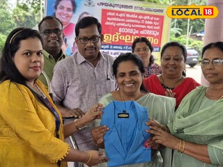 യൂണിഫോം വിതരണം ചെയ്യുന്നു