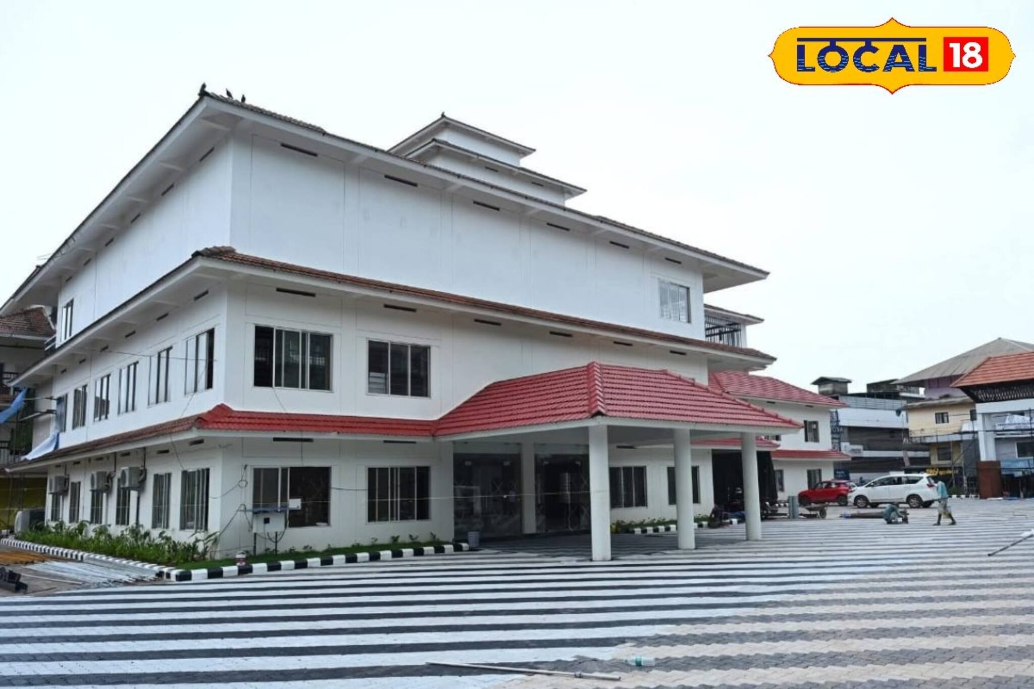 വടകരയുടെ അഭിമാന സ്തംഭം: നഗരസഭ ഓഫീസ് കം ഷോപ്പിങ് കോംപ്ലക്‌സിൻ്റെ ഉദ്ഘാടനം നിര്‍വഹിച്ച് മുഖ്യമന്ത്രി