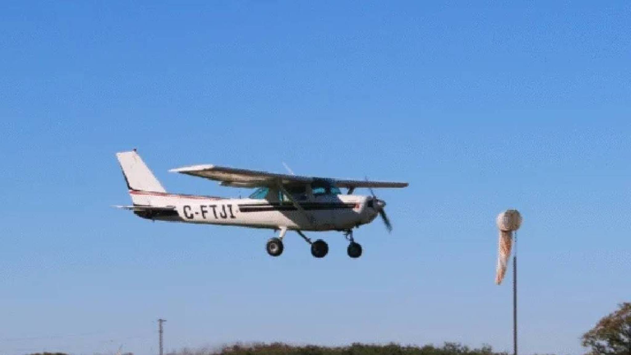 കാനഡയില്‍ പരിശീലനപ്പറക്കലിനിടെ ചെറുവിമാനങ്ങള്‍ കൂട്ടിയിടിച്ച് മലയാളി വിദ്യാര്‍ഥിയടക്കം രണ്ട് പേർ മരിച്ചു