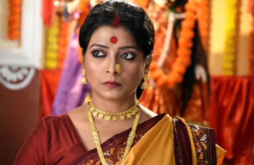  പ്രദേശവാസികൾ വിവരം അറിയിച്ചതിനെ തുടർന്ന് പൊലീസ് സ്ഥലത്തെത്തി ഷെൽട്ടർ ​ഹോമിലേക്ക് മാറ്റി. നടിയെ സുരക്ഷിത സ്ഥലത്തേക്ക് മാറ്റിയതിന് പിന്നാലെ ബന്ധുക്കളെ കണ്ടെത്താനുള്ള ശ്രമത്തിലാണ് ഉദ്യോ​ഗസ്ഥർ.