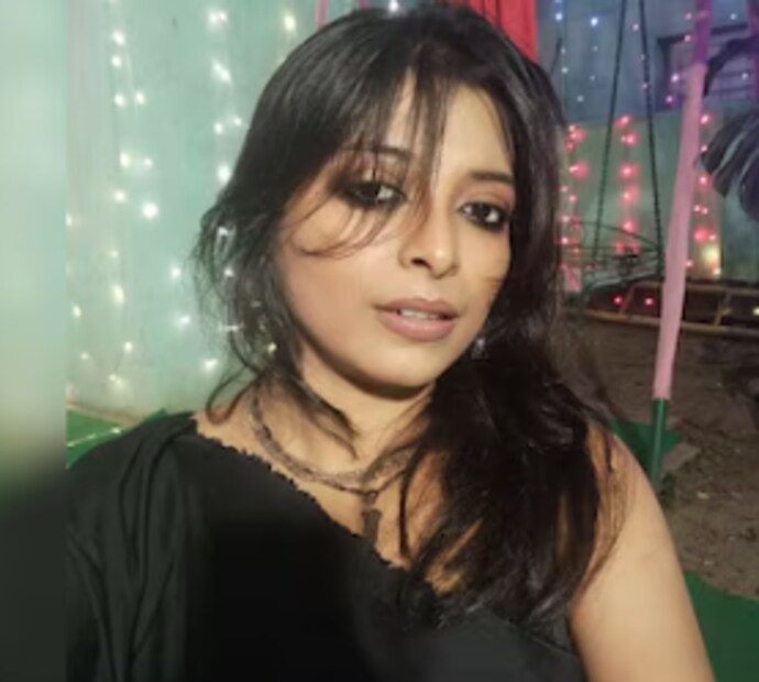  ജനപ്രിയ ബംഗാളി ചിത്രങ്ങളായ ദ്വിതിയോ പുരുഷ്, നസീറുദ്ദീൻ ഷാ അഭിനയിച്ച ഖാഷി കഥ: എ ആട് സാഗ എന്നിവയിലും രൂപസാഗോർ മോനേർ മാനുഷ്, തുമി ആഷേ പാഷേ തക്ലെ തുടങ്ങിയ ടിവി സീരിയലുകളിലും ഇവർ അഭിനയിച്ചിട്ടുണ്ട്.