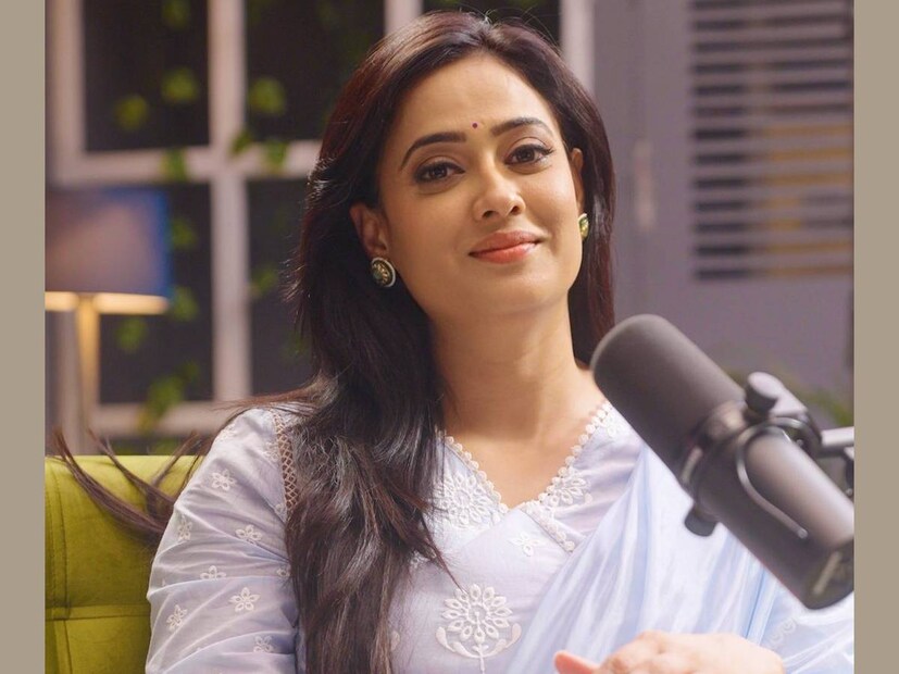 ചെറിയ രീതിയിൽ ആരംഭിച്ച കരിയറാണവരുടേതെങ്കിലും, പിന്നീടുള്ള നാളുകളിൽ ശ്വേതാ തിവാരി സ്വന്തമായി ഒരു മേൽവിലാസം കണ്ടെത്താൻ ആരംഭിച്ചിരുന്നു. സീരിയലിനു ശേഷം, ബിഗ് ബോസ് നാലാം സീസണിൽ ശ്വേത പങ്കെടുത്തു. ഓരോ ആഴ്ചയിലും അഞ്ചു ലക്ഷമായിരുന്നു അവരുടെ പ്രതിഫലം. ഉത്തർപ്രദേശിൽ ജനിച്ചു വളർന്ന ശ്വേത, പന്ത്രണ്ടാം വയസ് മുതൽ ജോലി ചെയ്ത് ജീവിച്ചു വരികയാണ്. ട്രാവൽ ഏജൻസിയിലെ ജോലിയിൽ നിന്നും കിട്ടിയിരുന്ന പണം കൊണ്ടാണ് അവർ ട്യൂഷൻ ഫീസ് അടച്ചിരുന്നതും, മറ്റു ചെലവുകൾക്ക് പണം കണ്ടെത്തിയിരുന്നതും