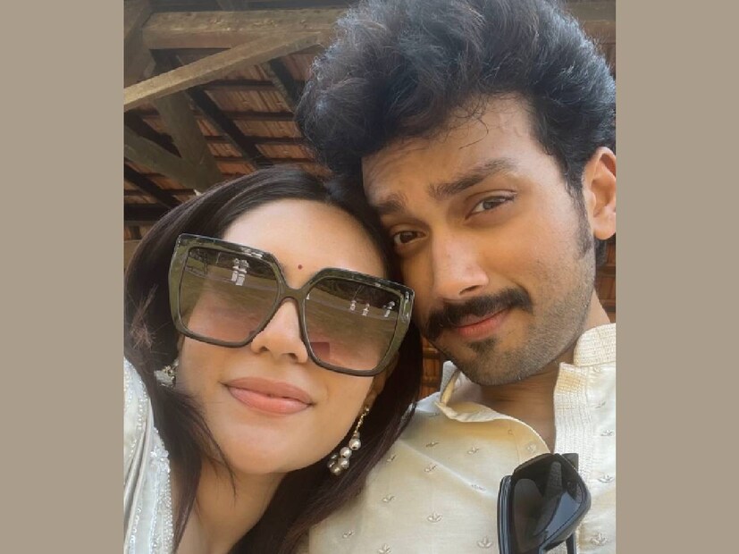 ജമീന്ദാർ കുടുംബത്തിലെ അംഗം എന്ന പരാമർശം ഉണ്ടായതില്പിന്നെ താരിണിയുടെ മോഡലിംഗ് നാളുകളിലെ ഗ്ലാമറസ് ചിത്രങ്ങളും വീഡിയോസും ചേർത്തുപിടിച്ചു പോലും ട്രോളുകൾ ഇറങ്ങി. സോഷ്യൽ മീഡിയ ആയാൽ ആരെയും എന്തും പറയാം എന്ന് ധരിച്ചവർക്ക് താരിണി മറ്റൊരു ഇരയായി. ഇപ്പോൾ, അച്ഛൻ ജയറാമും മകൻ കാളിദാസും കുറച്ചു ദിവസങ്ങൾക്ക് മുൻപ് വാർത്താ താരങ്ങളായി മാറിയിരുന്നു. 'എന്റെ വീട് അപ്പൂന്റേം' എന്ന സിനിമയിക്ക് ശേഷം ജയറാമും കാളിദാസും മലയാള സിനിമയിൽ വീണ്ടും ഒന്നിച്ചഭിനയിക്കുന്ന പുതിയ സിനിമയുടെ പ്രഖ്യാപനമായിരുന്നു അത് 