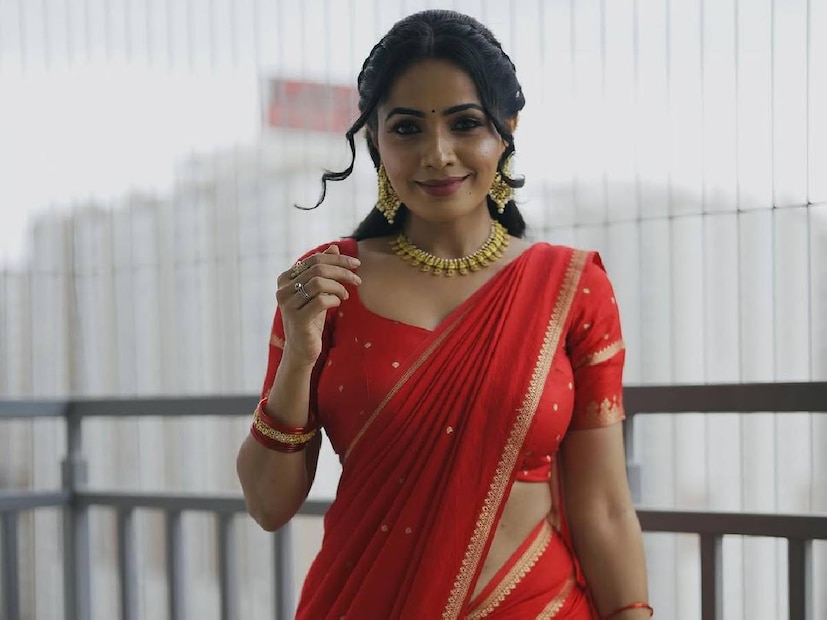 അച്ഛനമ്മമാരും ഒരു സഹോദരനും സഹോദരിയും അടങ്ങുന്ന കുടുംബത്തിലെ അംഗമാണ് ശോഭ ഷെട്ടി. മംഗലാപുരത്തു ജനിച്ച ശോഭ ഷെട്ടിക്ക് ഇപ്പോൾ 35 വയസ് പ്രായമുണ്ട്