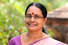 സിപിഎമ്മുമായി അകന്ന കൊട്ടാരക്കര മുന്‍ എംഎല്‍എ അയിഷാ പോറ്റി കോണ്‍ഗ്രസ് വേദിയിലേക്ക്