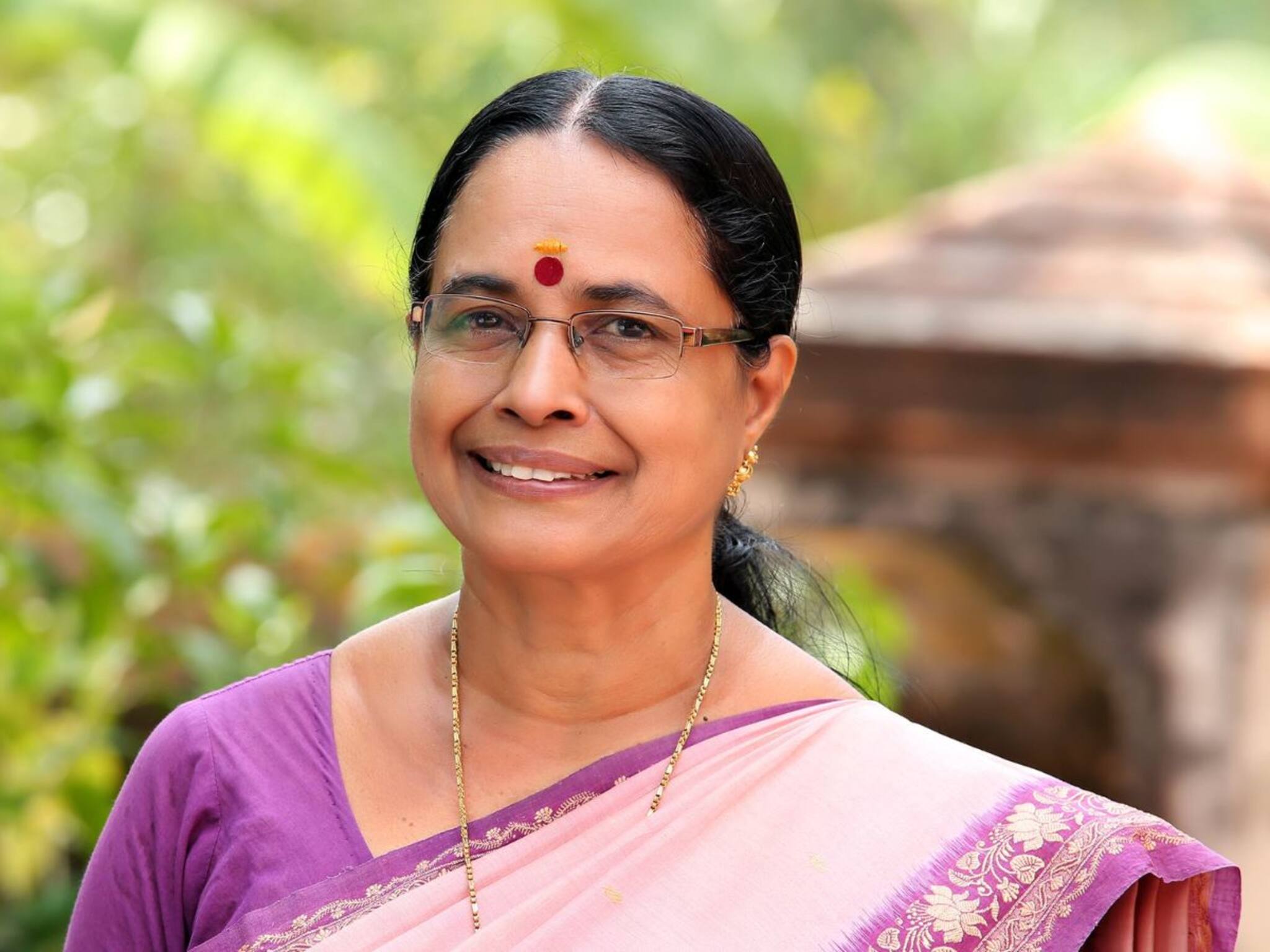 ‘പരാതികളുടെ ആധികാരികത പരിശോധിക്കപ്പെടണം’ ; രാഹുല്‍ മാങ്കൂട്ടത്തിലിനെ തള്ളാതെ ഐഷ പോറ്റി