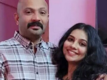 സതീഷ്, അതുല്യ