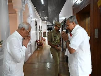 ഗവർണറും മുഖ്യമന്ത്രി പിണറായി വിജയനും കൂടിക്കാഴ്ച നടത്തി