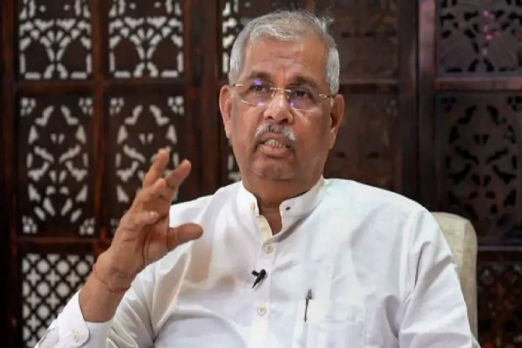 'ഗുരുപൂജ രാജ്യത്തിന്റെ സംസ്‌കാരത്തിന്റെ ഭാഗം; അതില്‍ തെറ്റില്ല'; ഗവര്‍ണര്‍ രാജേന്ദ്ര ആര്‍ലേക്കര്‍