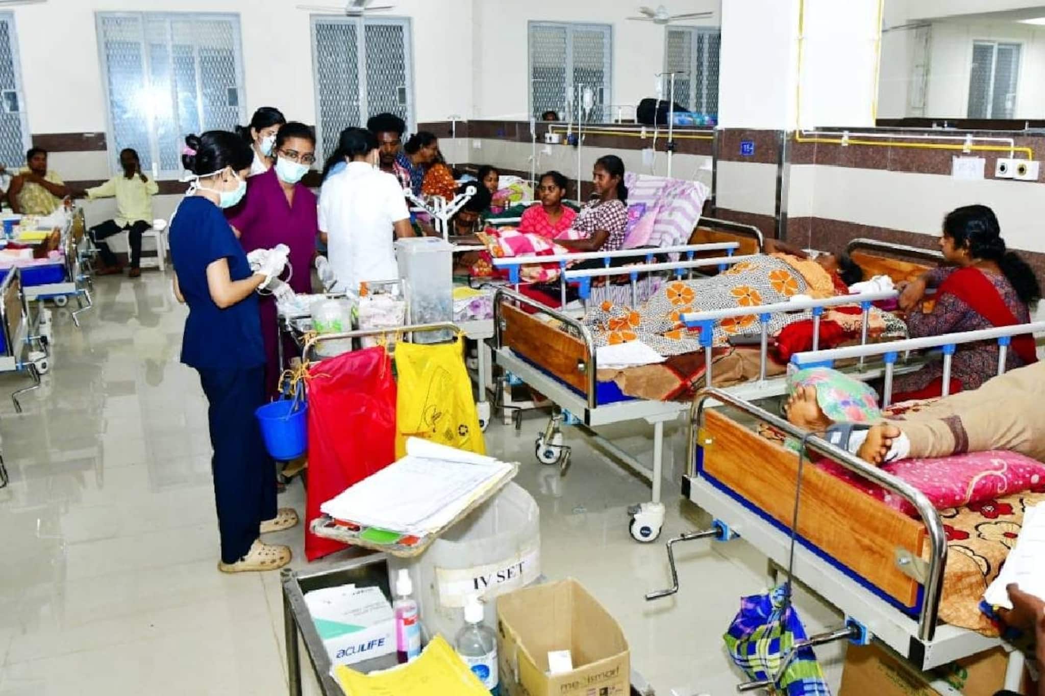 കോട്ടയം മെഡിക്കൽ കോളേജിൽ നിർമാണം പൂർത്തിയായി ഉദ്ഘാടനം കാത്തു കിടന്ന 8 നിലയുള്ള കെട്ടിടത്തിലേക്ക് രോഗികളെ മാറ്റി