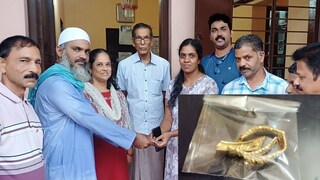 വള കൈമാറുന്നു വള കൈമാറുന്നു