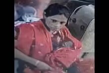 മുംബൈയിൽ 15 ദിവസം പ്രായമുള്ള നവജാതശിശുവിനെ ട്രെയിനിലെ സഹയാത്രികരെ ഏൽപിച്ച് അമ്മ മുങ്ങി; അന്വേഷണം ആരംഭിച്ച് പൊലീസ്