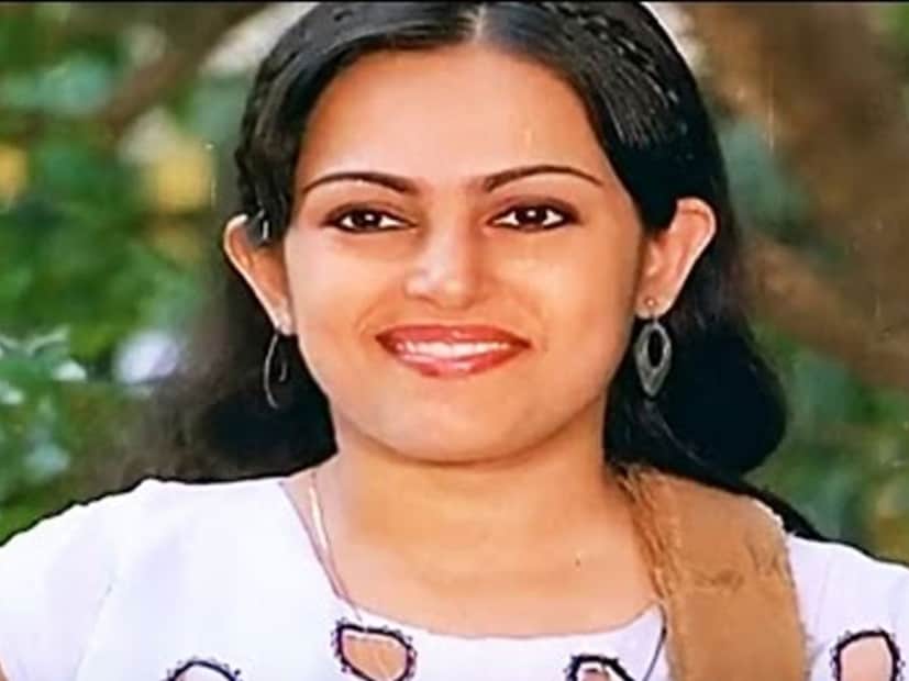  മലയാളി പ്രേക്ഷകർക്കും നിഷ പരിചിതയാണ്. ചുവപ്പു നാട,മിമിക്സ് പരേഡ്, അയ്യർ ദ ഗ്രേറ്റ്, ദേവാസുരം എന്നീ സിനിമകളിലും ശ്രദ്ധേയമായ കഥാപാത്രങ്ങളെ നിഷ അവതരിപ്പിച്ചിട്ടുണ്ട്. 1980-ൽ പുറത്തിറങ്ങിയ 'മംഗള നായകി' എന്ന തമിഴ് ചിത്രത്തിലൂടെ നടിയായാണ് നിഷ വെള്ളിത്തിരയിൽ അരങ്ങേറ്റം കുറിച്ചത്. തുടർന്ന് 'ഇളമൈ കോലം', 'എനക്ക കാത്തിരു', കമലിൻ്റെ 'ടിക് ടിക് ടിക്' എന്നിവയിൽ അഭിനയിച്ചു. വിസുവിൻ്റെ 'അവൾ സുമംഗലി', രജനികാന്തിൻ്റെ 'ശ്രീ രാഘവേന്ദ്ര', ബാലചന്ദറിൻ്റെ 'കല്യാണ അഗതികൾ' തുടങ്ങി നിരവധി ചിത്രങ്ങളിൽ അഭിനയിച്ചിട്ടുണ്ട്.