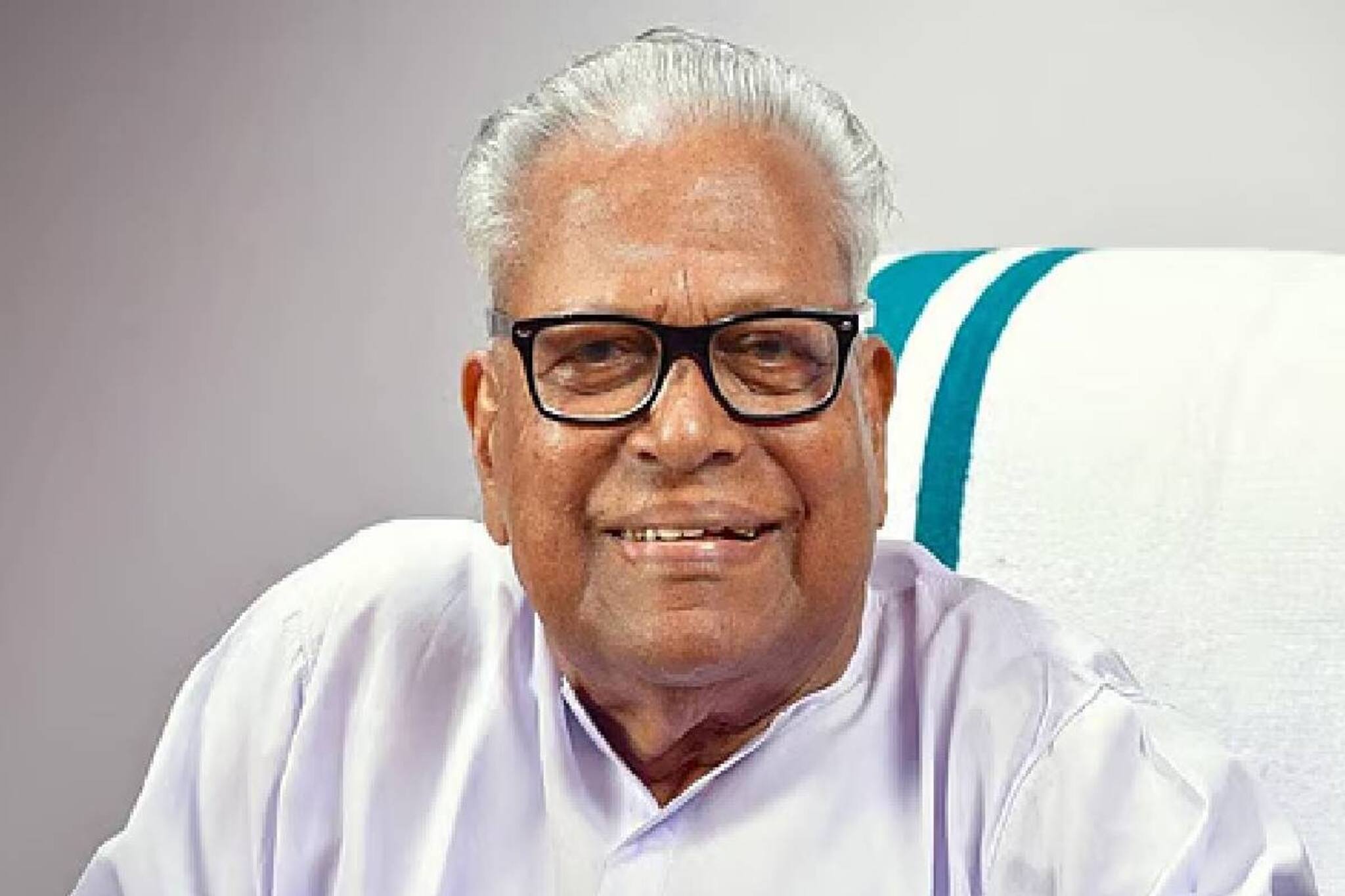 വിഎസ് അച്യുതാനന്ദന്റെ പേരും ഇനിഷ്യലും ഒരുപോലെ; വിഎസിന്റെ ജന്മദിനത്തിൽ ജനനം; എറണാകുളത്തുണ്ടൊരു കുഞ്ഞു വിഎസ്