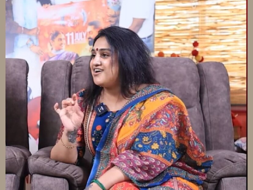 വനിത, പ്രീതി, ശ്രീദേവി തുടങ്ങിയ ചലച്ചിത്ര താരങ്ങൾ വിജയകുമാറിനും മഞ്ജുളയ്ക്കും പിറന്നവരാണ്. പലരും ശ്രീദേവി വിജയകുമാറിനെയും അന്തരിച്ച ബോളിവുഡ് നടി ശ്രീദേവിയെയും ഒരാൾ എന്ന് ധരിച്ചിട്ടുണ്ട്. ആ വ്യത്യാസം തിരിച്ചറിയുന്നവരുമുണ്ട്. ആദ്യ ബന്ധത്തിൽ വിജയകുമാറിന് മറ്റു മൂന്നുപേർ മക്കളായുണ്ട്. അതിൽ രണ്ടുപേർ പെണ്മക്കളാണ്. ഒരാൾ മകനും. നടൻ അരുൺ വിജയ് ആണ് വിജയകുമാറിന്റെ ആ മകൻ. ആദ്യ ഭാര്യയുമായുള്ള വിവാഹം കഴിഞ്ഞ് ഏഴു വർഷങ്ങൾക്ക് ശേഷമാണ് വിജയകുമാർ മഞ്ജുളയെ വിവാഹം ചെയ്യുന്നത്. ആദ്യ ഭാര്യയെ കുറിച്ച് കൂടുതൽ വിവരങ്ങൾ ലഭ്യമല്ല (തുടർന്ന് വായിക്കുക)