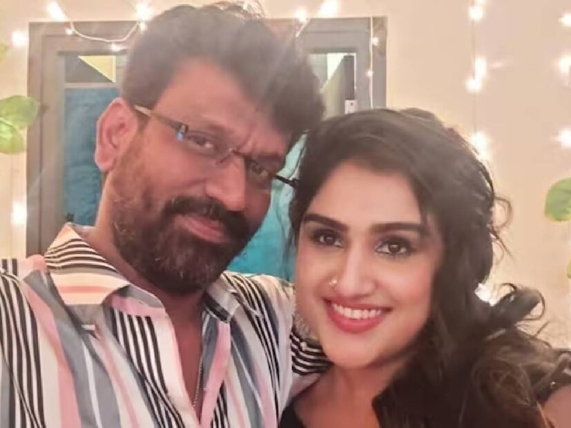 എന്നാൽ, പീറ്റർ മുൻഭാര്യയിൽ നിന്നും വിവാഹമോചനം നേടാതെയാണ് വനിതയ്ക്ക് താലിചാർത്തിയത് എന്ന ആരോപണവുമായി അവർ രംഗത്തു വന്നു. തന്റെ ഭർത്താവിനെ തിരികെ വേണമെന്നായിരുന്നു പീറ്ററിന്റെ ഭാര്യയുടെ ആവശ്യം. അക്കാലങ്ങളിൽ വനിതയും പീറ്ററും മക്കളും കൂടി നഗരം ചുറ്റുന്നതും, ഭക്ഷണം കഴിക്കുന്നതുമായുള്ള ദൃശ്യങ്ങൾ സോഷ്യൽ മീഡിയയിൽ എമ്പാടും പ്രചരിച്ചു. അതേസമയം, ആദ്യഭാര്യയും പീറ്ററും തമ്മിലെ അസ്വാരസ്യങ്ങൾ മറ്റൊരിടത്തും. അധികം വൈകാതെ പീറ്ററിൽ നിന്നും വനിതാ വിജയകുമാർ പിരിഞ്ഞു. പിന്നെ കുറച്ചുകാലം കൂടി കഴിഞ്ഞതും, മറ്റൊരു ദുഃഖവാർത്ത കൂടി