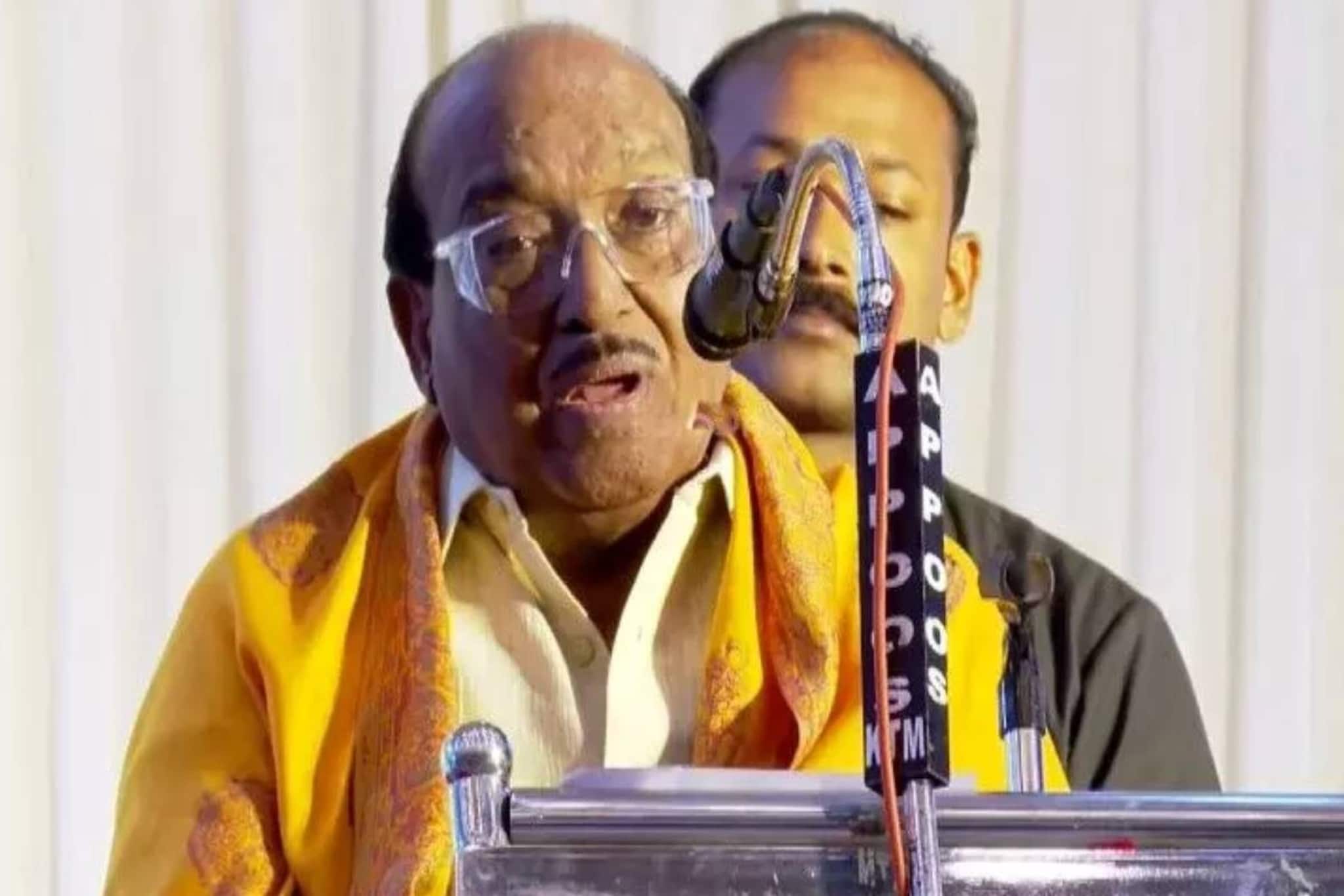 'സിപിഐ ഇതിന് മുമ്പ് പറഞ്ഞ വല്ല കാര്യവും പറഞ്ഞിടത്ത് നിന്നോ? നാടോടുമ്പോൾ നടുവേ ഓടണം:' വെള്ളാപ്പള്ളി നടേശൻ 'സിപിഐ ഇതിന് മുമ്പ് പറഞ്ഞ വല്ല കാര്യവും പറഞ്ഞിടത്ത് നിന്നോ? നാടോടുമ്പോൾ നടുവേ ഓടണം:' വെള്ളാപ്പള്ളി നടേശൻ