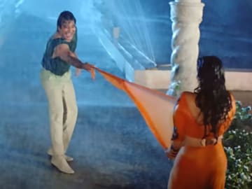 ബിസിനസ് കുടുംബത്തിൽ ജനിച്ച് 14-ാം വയസ്സിൽ സിനിമയിൽ; അച്ഛനെയും മകനെയും ഒരേസമയം പ്രണയിച്ച പ്രമുഖ നടി! ബിസിനസ് കുടുംബത്തിൽ ജനിച്ച് 14-ാം വയസ്സിൽ സിനിമയിൽ; അച്ഛനെയും മകനെയും ഒരേസമയം പ്രണയിച്ച പ്രമുഖ നടി!