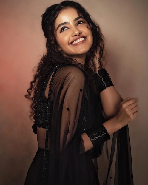  "അതിനുശേഷം, മാരി സെൽവരാജ് 'മാമന്നൻ' എന്ന സിനിമയിൽ അഭിനയിക്കാൻ എന്നെ സമീപിച്ചു പക്ഷേ അന്നും ഞാൻ തിരക്കിലായിരുന്നു. പക്ഷേ ഇപ്പോൾ മാരി എനിക്ക് 'ബൈസൺ' എന്ന സിനിമയുടെ കഥ എന്നോട് പറഞ്ഞു. അത് കേട്ടപ്പോൾ തന്നെ എനിക്ക് ഇഷ്ടപ്പെട്ടു. ഒരു നടി എന്ന നിലയിൽ ഈ സിനിമ എന്നെ അടുത്ത ലെവലിലേക്ക് കൊണ്ടുപോകുമെന്ന് ഞാൻ പ്രതീക്ഷിക്കുന്നു. 'ബൈസൺ' എന്ന സിനിമ മാരി സെൽവരാജിന്റെ ഏറ്റവും മികച്ച ചിത്രങ്ങളിൽ ഒന്നായിരിക്കും."- അനുപമ പറഞ്ഞു.