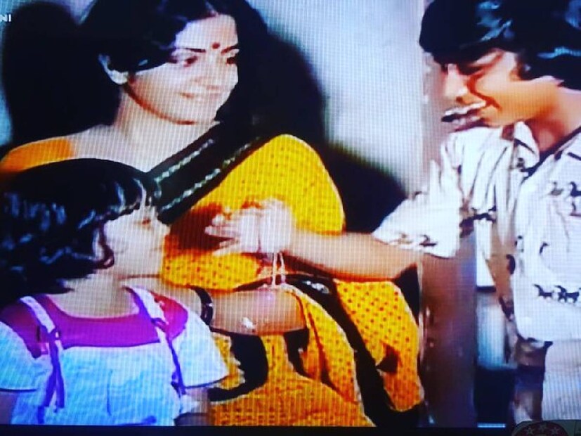 1990ൽ റിലീസ് ചെയ്ത വിജയകാന്ത് ചിത്രം 'ചത്രിയാൻ' (Chatriyan) ആരും മറക്കാനിടയില്ല. ക്യാപ്റ്റൻ വിജയകാന്ത് (Vijayakanth) എന്ന് വിളിക്കപ്പെടുന്ന നടൻ വിജയകാന്ത് നായകനായി അഭിനയിച്ച ചിത്രമായിരുന്നു ഇത്. 1980കളിൽ നിരവധി ഹിറ്റ് ചിത്രങ്ങളിൽ വേഷമിട്ട വിജയകാന്ത്, ഗംഭീര തിരിച്ചുവരവ് നടത്തിയ ചിത്രമായിരുന്നു ഇത്. സംവിധായകൻ മണിരത്നത്തിന്റെ സഹായിയായ സുഭാഷ് സംവിധാനം ചെയ്ത സിനിമയിൽ, വിജയകാന്ത്, ഭാനുപ്രിയ, രേവതി, തിലകൻ എന്നിവയും ഭാഗമായി. സംഗീത സംവിധായകൻ ഇളയരാജയാണ് ഈ ചിത്രത്തിനായി സംഗീതം നൽകിയത്. തിയേറ്ററിൽ 150 ദിവസങ്ങൾ 'ചത്രിയാൻ' പൂർത്തിയാക്കിയിരുന്നു. ഈ സിനിമയിൽ വിജയകാന്തിന്റെ മകളായി വേഷമിട്ട ബാലതാരത്തെ പലരും ഓർക്കുന്നുണ്ടാവും