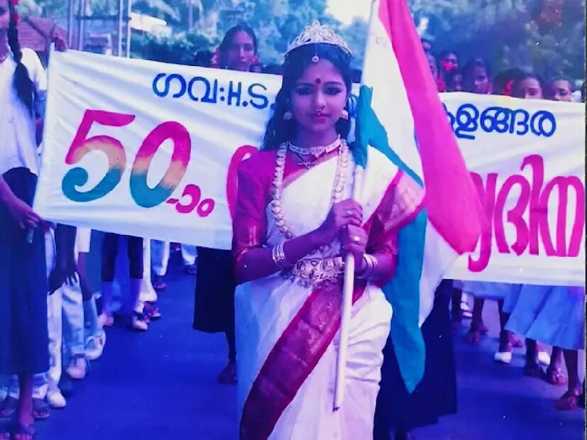 ഇക്കഴിഞ്ഞ സ്വാതന്ത്ര്യദിനത്തിൽ അമ്പിളി ദേവി ഇളയമകന്റെ സ്വാതന്ത്ര്യദിന പ്രസംഗവും അപ്‌ലോഡ് ചെയ്തിരുന്നു. രണ്ടാണ്മക്കളുടെ അമ്മയാണ് അമ്പിളി ദേവി ഇന്ന്. വളരെ വർഷങ്ങൾക്ക് മുൻപ്, നടി നവ്യ നായരും അമ്പിളി ദേവിയും തമ്മിൽ കലോത്സവ വേദിയിൽ ഏറ്റുമുട്ടിയ ദൃശ്യങ്ങളും അവിടെയുണ്ടായ ഏറ്റുമുട്ടൽ പ്രശ്നങ്ങളും ചർച്ചയായി മാറിയിരുന്നു. സോഷ്യൽ മീഡിയ തരംഗമായ ഈ നാളുകളിൽ ആ വീഡിയോ തലപൊക്കിയിട്ടുണ്ട്. എന്നാലും അമ്പിളിയും നവ്യയും സിനിമയിൽ എത്തിച്ചേരുക തന്നെചെയ്തിരുന്നു 