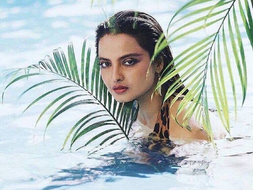 ആദ്യ സിനിമയുടെ സെറ്റിൽ വച്ച് നടൻ ബിശ്വജിത്ത് മനസ്സിൽ ചില കണക്കുകൂട്ടലുകളുമായാണെത്തിയത്. രേഖയോട് പറയാതെ, അയാൾ അവരുടെ ചുണ്ടുകളിൽ ചുംബിച്ചു. അഞ്ചു മിനിറ്റോളം അത് തുടർന്നു. രേഖ കരയാൻ തുടങ്ങിയതും, ക്രൂ അംഗങ്ങൾ ശബ്ദമുണ്ടാക്കേണ്ടി വന്നു. ഈ ചിത്രം ഇറങ്ങിയത് വീണ്ടും 10 വർഷങ്ങൾക്ക് ശേഷം മാത്രമായിരുന്നു. അപ്പോഴേക്കും രേഖ ബോളിവുഡിന്റെ അറിയപ്പെടുന്ന മുഖമായി. 1970ൽ 'സാവൻ ബന്ധൻ' ആയിരുന്നു ആദ്യ സിനിമ. ശേഷം ധർമാത്മാ, ഘർ, മുഖ്‌ദ്ദാർ കാ സിക്കന്ദർ, മിസ്റ്റർ നട്വർലാൽ പോലുള്ള ചിത്രങ്ങളിൽ അഭിനയിച്ച രേഖ, സിൽസില, ഖൂൻ ബിഹാരി മാംഗ്‌ എന്നിവയിലൂടെ സൂപ്പർതാര പദവിയിലെത്തി 