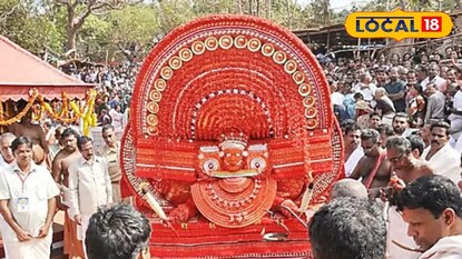 അതിയടം കുഞ്ഞിരാമ പെരുവണ്ണാന്‍ മുച്ചിലോട്ട് ഭഗവതിയുടെ തിരുമുടിയില്‍