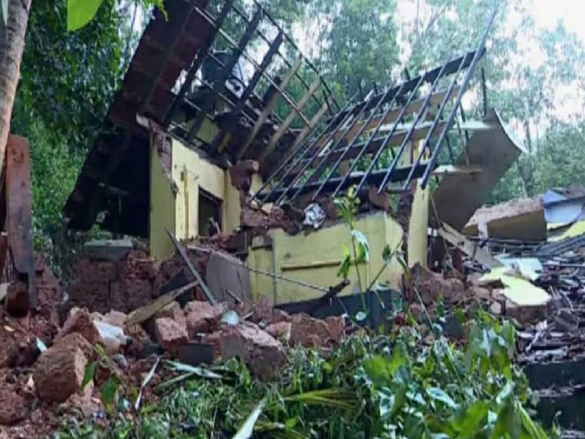 കണ്ണൂർ സ്ഫോടനം; മരിച്ചത് ചാലാട് സ്വദേശി മുഹമ്മദ് ആഷാം; പ്രതി അനൂപ് മാലിക് 2016 സ്ഫോടനത്തിലും പ്രതി