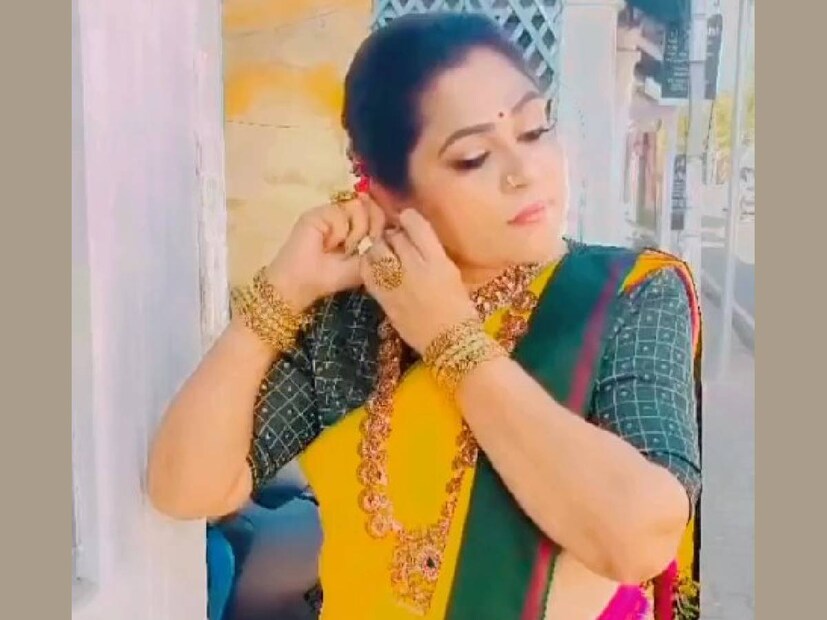 അങ്ങനെ കേബിൾ ടി.വി. ഓപ്പറേറ്റർ ആയി റിയാസ് ഖാൻ ജോലിതുടങ്ങി. കയ്യിൽ പണമില്ലാതിരുന്നതായിരുന്നു റിയാസ് ഖാന്റെ പ്രശ്നം. ഇട്ടുകൊണ്ടുവന്ന വേഷത്തോടെ റിയാസിനൊപ്പം ജീവിക്കാൻ ഇറങ്ങിപ്പുറപ്പെട്ട ആളായിരുന്നു ഉമ. മാറിയുടുക്കാൻ പോലും മറ്റൊരു വസ്ത്രമില്ലാത്ത അവസ്ഥ. കേബിൾ ടി.വി. നടത്തിക്കിട്ടിയ പണത്തിൽ നിന്നും 300 രൂപ ചിലവാക്കി ഉമയ്ക്ക് റിയാസ് ആദ്യമായി ഒരു ചുരിദാർ വാങ്ങിനൽകി. അതുപോലത്തെ നിമിഷങ്ങൾ നിറഞ്ഞതായിരുന്നു അവരുടെ ജീവിതം. ഉമയ്ക്ക് വളകാപ്പ്, ബേബി ഷവർ ചടങ്ങുകൾ യാതൊന്നും നടത്തിയിരുന്നില്ല