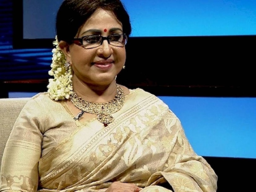 സ്റ്റുഡിയോയുടെ അടുത്തുള്ള ഡോക്‌ടറെ പോയി വിളിച്ചുകൊണ്ടു വന്നു. അദ്ദേഹം മരുന്നും ഇന്ജെക്ഷനും കൊടുത്തിട്ടും നസീറിന്റെ ഇക്കിൾ നിൽക്കുന്നില്ല. രാവിലെ ഏഴ് മണിക്കോ മറ്റോ ആരംഭിച്ച ഇക്കിൾ പതിനൊന്നു മണിയായിട്ടും നിലയ്ക്കുന്നില്ല. ചുറ്റും നിൽക്കുന്നവർക്കും ഭയമായി. മൊബൈൽ ഫോൺ ഇല്ലാത്ത കാലം കൂടിയാണ് എന്നോർക്കണം. വീട്ടിലേക്ക് കാര്യം അറിയിക്കണം എങ്കിൽ, സ്റ്റുഡിയോയിലെ ഓഫീസ് ഫോണിൽ നിന്നും വേണം വിളിക്കാൻ. അതിനായി ഓഫീസ് ഉള്ള ഭാഗത്തേക്ക് പോകേണ്ടതുണ്ട്