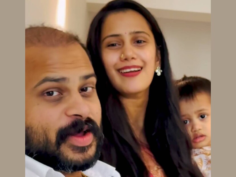 'നന്ദി പറയേണ്ടത് അപ്പോ നന്ദുവിനോട് ആണല്ലേ' എന്നാണ് ഈ ഇൻസ്റ്റഗ്രാം പോസ്റ്റിലെ ഒരാളുടെ കമന്റ്. അനുജത്തിയും കുടുംബവും വിദേശത്താണ് താമസം. വിജയ് മാധവിന്റെ മകനെ കാണാനും മറ്റും അവർ നാട്ടിൽവന്ന വിശേഷം അവരുടെ ഹാൻഡിലിൽ എത്തിച്ചേർന്നിരുന്നു