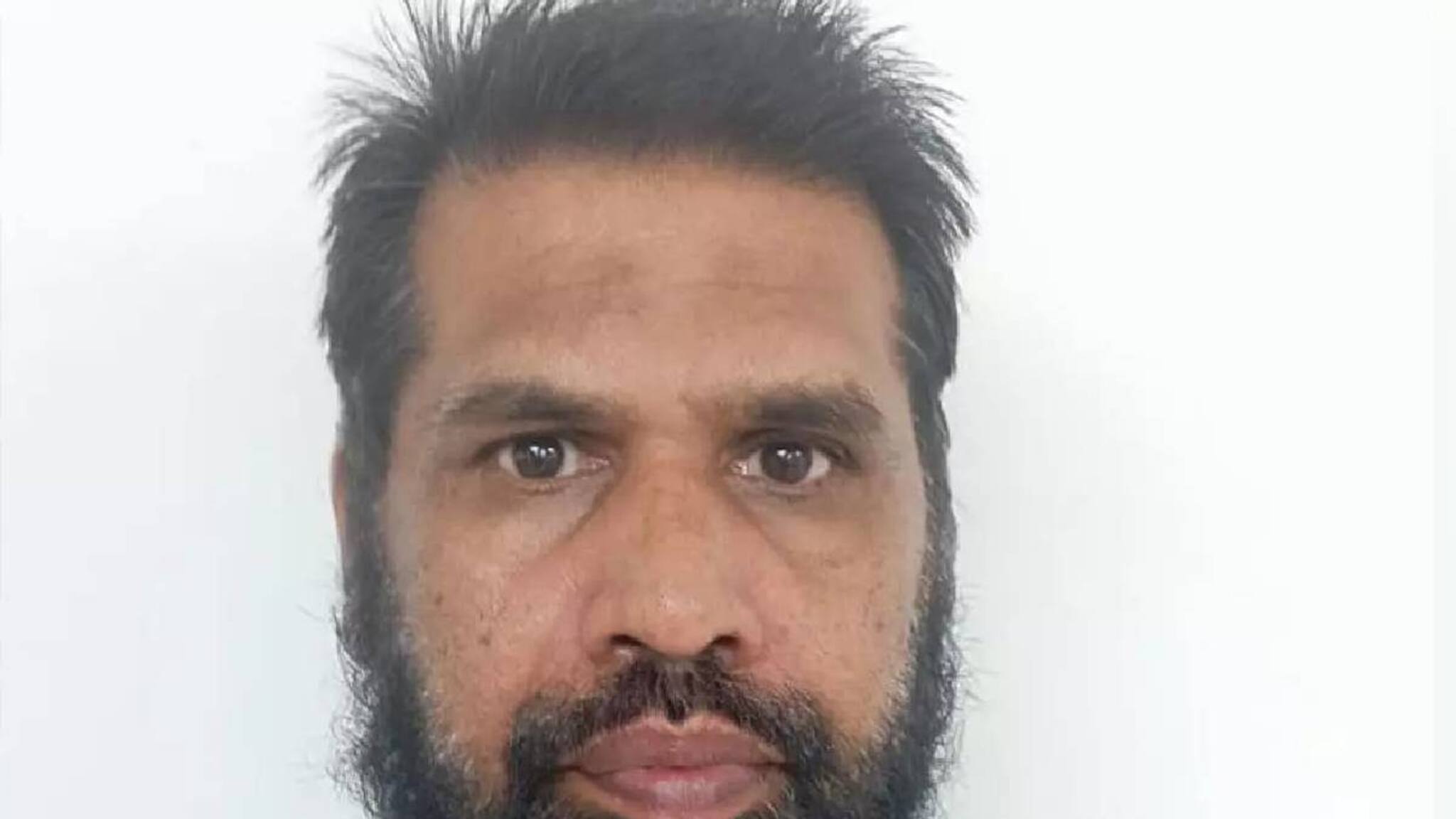 ആര്‍എസ്എസുകാരൻ  കൊല്ലപ്പെട്ട കേസിൽ പ്രതികളായ സിപിഎമ്മുകാർക്ക് പോലീസുകാർ എന്തു കൊണ്ട് നഷ്ടപരിഹാരം നൽകണം ?