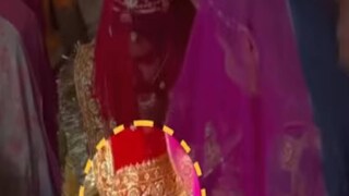 ചിലപ്പോള് കുടുംബത്തിലെ മുതിര്ന്ന ഒരംഗം വധുവിനുവേണ്ടി ആചാരപരമായി മദ്യം കുടിക്കുകയും ചെയ്യും ചിലപ്പോള് കുടുംബത്തിലെ മുതിര്ന്ന ഒരംഗം വധുവിനുവേണ്ടി ആചാരപരമായി മദ്യം കുടിക്കുകയും ചെയ്യും