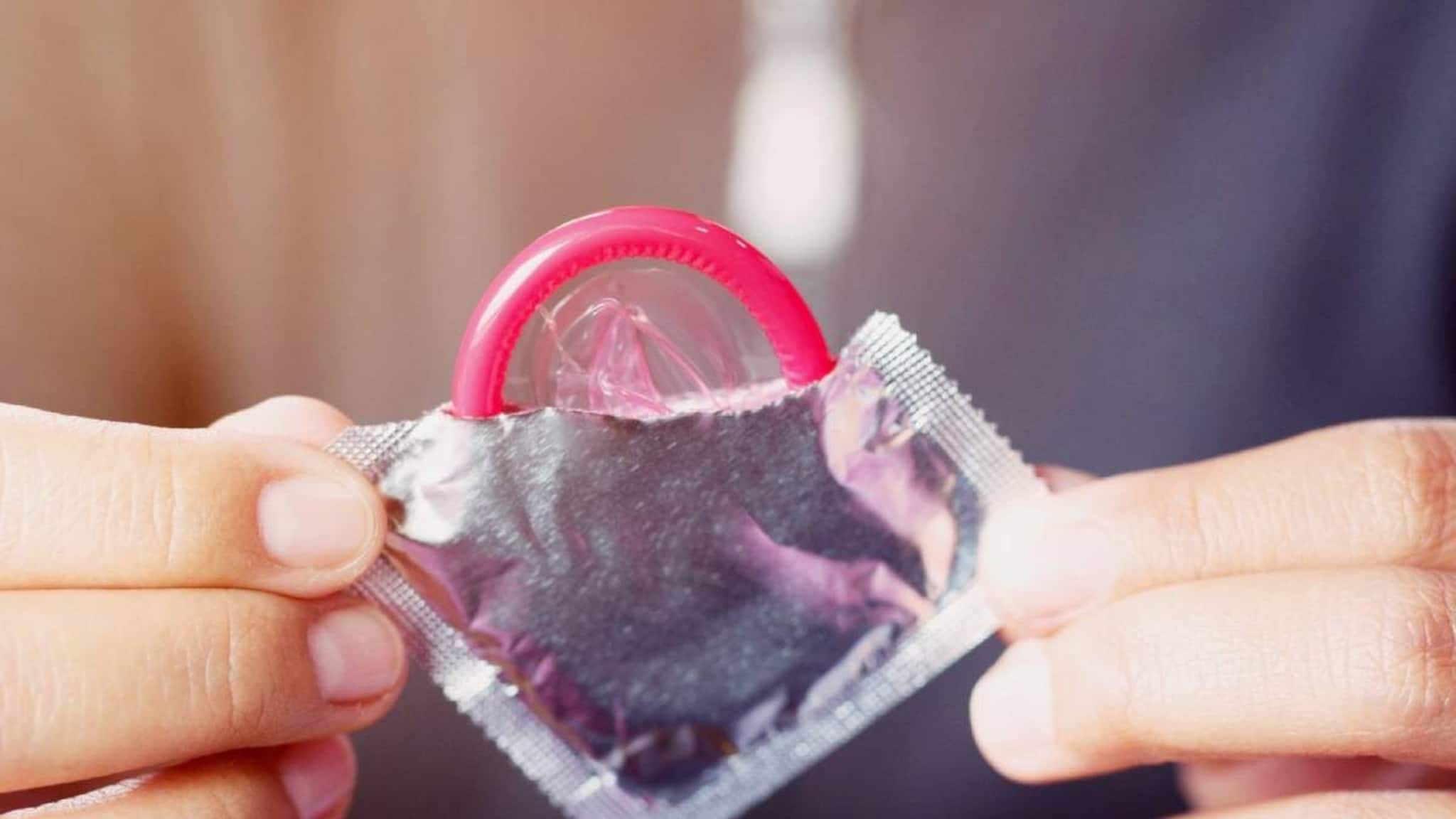 ഗർഭനിരോധന ഉറകൾ ഉപയോഗിക്കാൻ യുവാക്കൾക്ക് മടിയെന്ന് റിപ്പോർട്ട്; വില്ലൻ സോഷ്യൽ മീഡിയയോ?