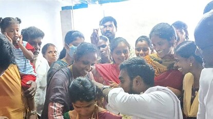 പാർട്ടി ഓഫീസിലെ വിവാഹം (Image: IV Nagarajan/ Facebook) പാർട്ടി ഓഫീസിലെ വിവാഹം (Image: IV Nagarajan/ Facebook)