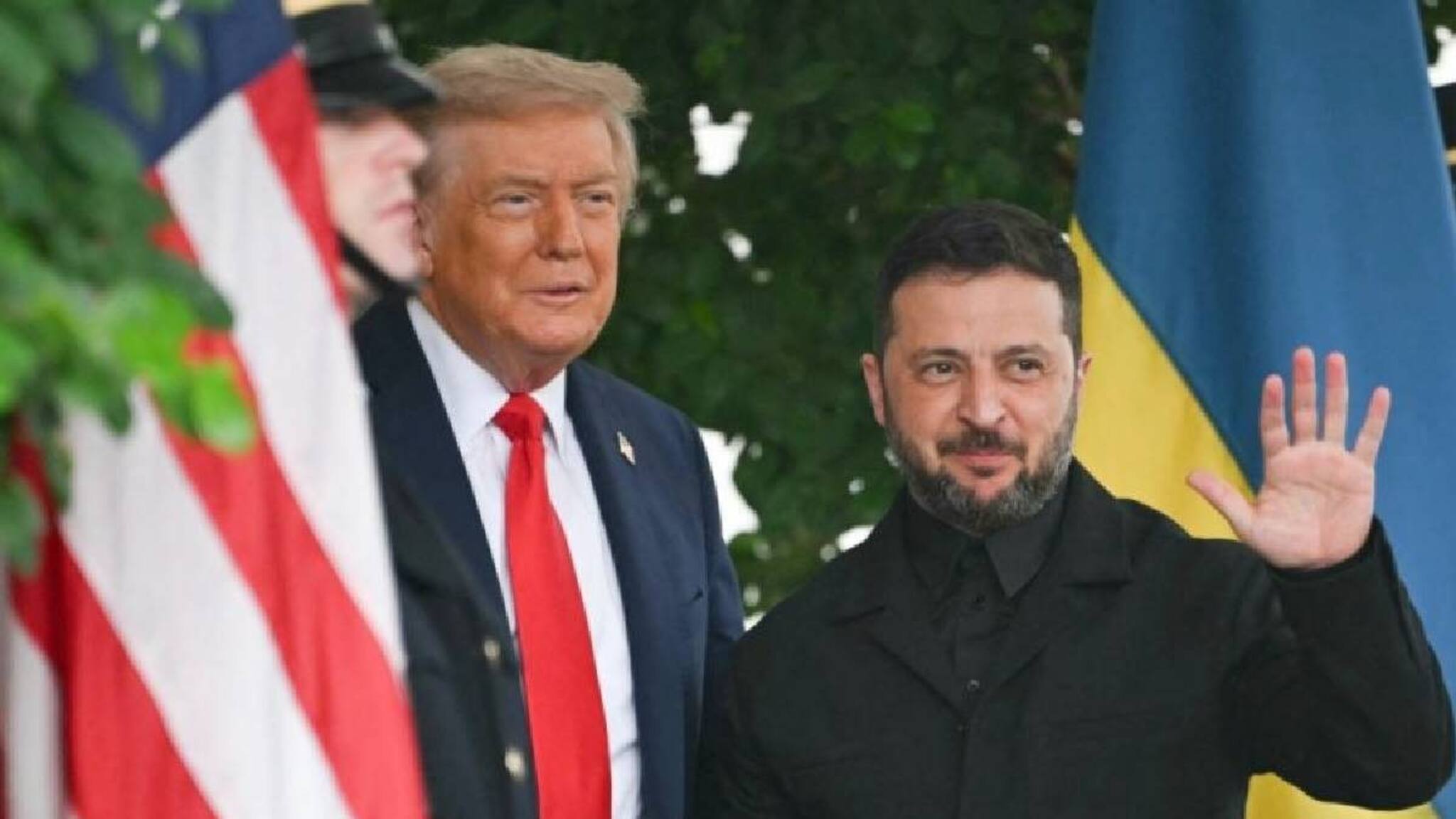 അന്ന് സെലൻസ്കിയുടെ വസ്ത്രധാരണത്തെ വിമര്‍ശിച്ചൂ; ഇന്ന് കറുത്ത സ്യൂട്ടിന് ട്രംപിന്റെ അഭിനന്ദനം