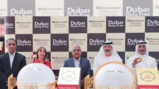 1999-ല്‍ നറുക്കെടുപ്പ് ആരംഭിച്ചതിനുശേഷം ഒരു മില്യണ്‍ ഡോളര്‍ സമ്മാനം നേടുന്ന 255-ാമത്തെ ഇന്ത്യന്‍ പൗരനാണ് വെയ്ന്‍.