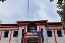 കണ്ണൂർ സെൻട്രൽ ജയിലിലേക്ക് മൊബൈൽ ഫോണും ബീഡിയും എറിഞ്ഞു കൊടുക്കാൻ ശ്രമിച്ചയാൾ പിടിയിൽ