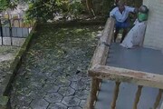 വയോധികയെ വലിച്ചിഴച്ച് വടി കൊണ്ട് അടിച്ചു; ക്രൂരമായി മർദിച്ച അയൽവാസി അറസ്റ്റിൽ