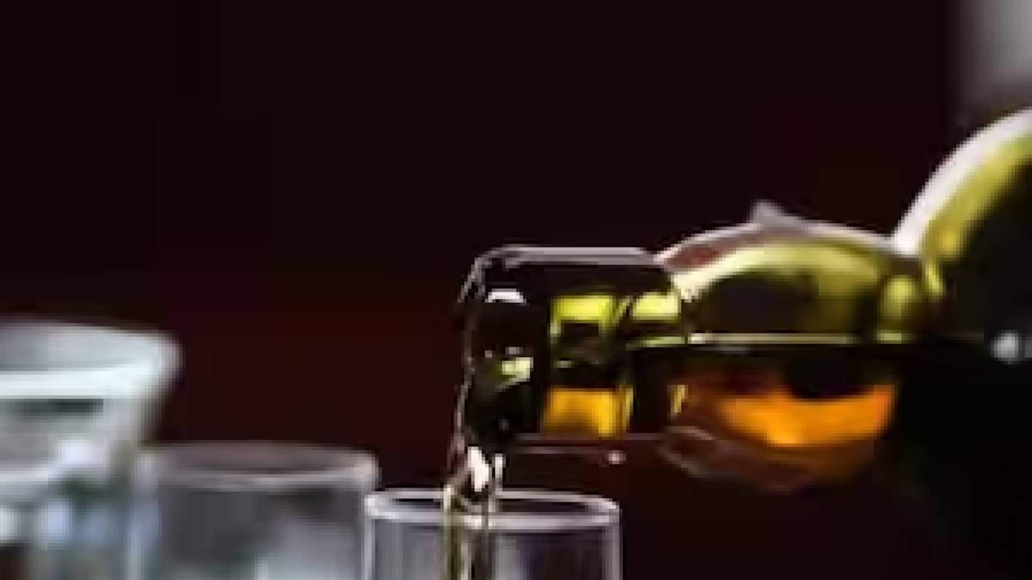 കുവൈറ്റ് വിഷമദ്യ ദുരന്തം; ഇന്ത്യക്കാർ ഉൾപ്പെടെ 67 പേർ അറസ്റ്റിൽ; തൊഴിൽ‌ വ്യവസ്ഥകൾ ലംഘിച്ചതിന് 258 പ്രവാസികൾ പിടിയിൽ