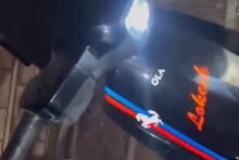 എങ്ങനെ സഹിക്കും ? പലതവണ കേടായ ഇലക്ട്രിക് സ്‌കൂട്ടര്‍ ഉടമ ഏഴടി താഴ്ചയുള്ള കുഴിയില്‍ 'സംസ്‌കരിച്ചു'