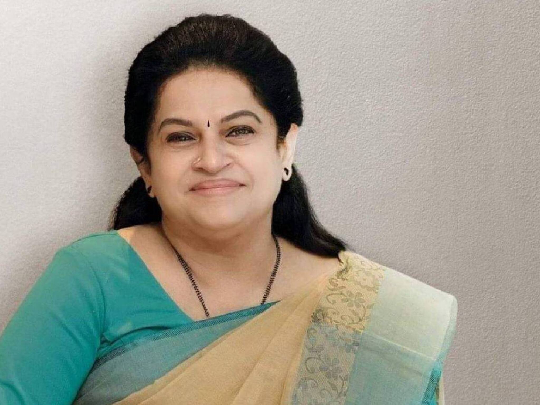 അമ്മയെ പറഞ്ഞത് വേദനയായി; അതേ ഭാഷയിൽ പറയാൻ മോഹൻലാൽ പറഞ്ഞതുപോലെ " 'അയാളുടെ തന്ത അല്ലല്ലോ എന്റെ തന്ത': പത്മജ വേണുഗോപാൽ