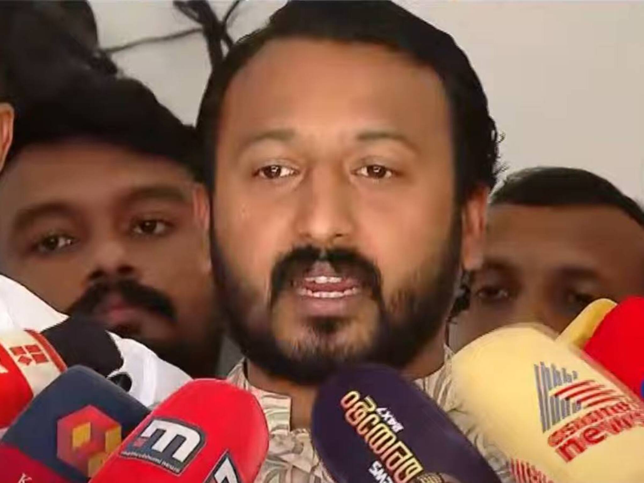 'പാര്‍ട്ടി നേതൃത്വത്തെ ധിക്കരിച്ചല്ല സഭയിലെത്തിയത്; ഇപ്പോഴും പാർട്ടിക്ക് വിധേയൻ'; രാഹുൽ മാങ്കൂട്ടത്തിൽ