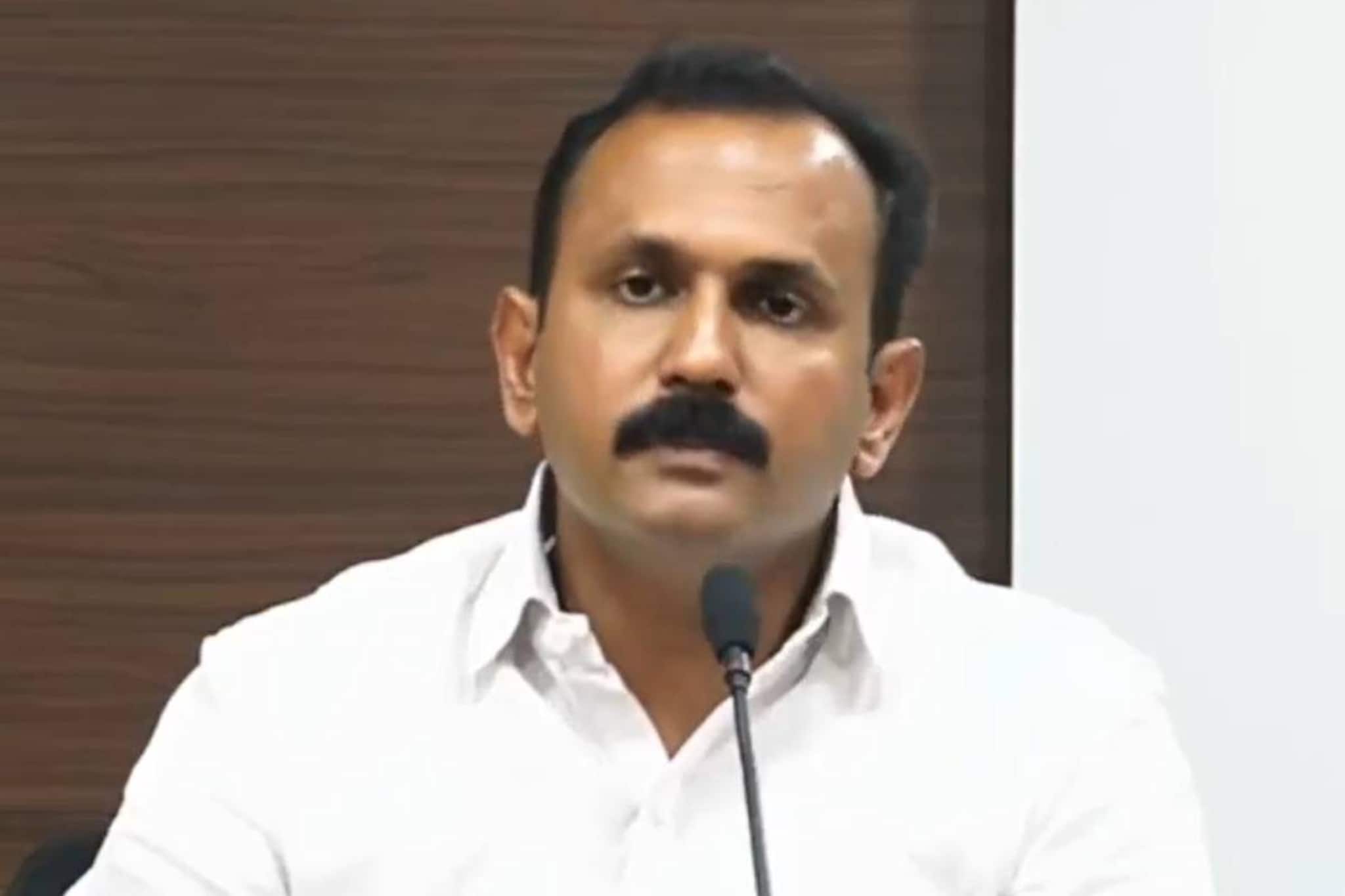 'വിദ്യാഭ്യാസമന്ത്രി നിലപാട് മാറ്റിയത് SDPIയുടെ സമ്മർദത്താൽ; പൊളിറ്റിക്കൽ ഇസ്ലാമിന്റെ അജണ്ട നടപ്പാക്കാൻ ശ്രമം': ബിജെപി