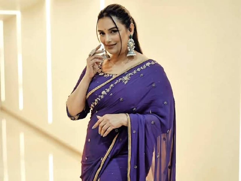 അന്ന് ശ്വേതാ മേനോൻ കരാർ ഒപ്പിട്ടിരുന്ന 'കളിമണ്ണ്' എന്ന ബ്ലെസി ചിത്രത്തിൽ പ്രസവരംഗം ഉണ്ടാവും എന്ന പ്രചാരണം സിനിമയ്ക്കും മുൻപേ പുറത്തുവന്നിരുന്നു. അതിനാൽ, മകൾ സബൈന ക്യാമറയ്ക്ക് മുന്നിലേക്കാണ് പിറന്നു വീണത്. ഒരുകണക്കിന് നോക്കിയാൽ, മലയാള സിനിമയിലെ ഏറ്റവും പ്രായം കുറഞ്ഞ ബാലതാരമാണ് സബൈന. ആ രംഗം തീർത്തും പക്വതയോടെയാണ് സിനിമയിൽ ഉൾപ്പെടുത്തിയത്. ഈ കേസിനു മുൻപേ ശ്വേതാ മേനോൻ ഏറ്റവും കൂടുതൽ കല്ലെറിയപ്പെട്ട സംഭവം കളിമണ്ണിൽ ആ രംഗം ഉണ്ടാവുമെന്ന പ്രചാരണ കാലമായിരിക്കും
