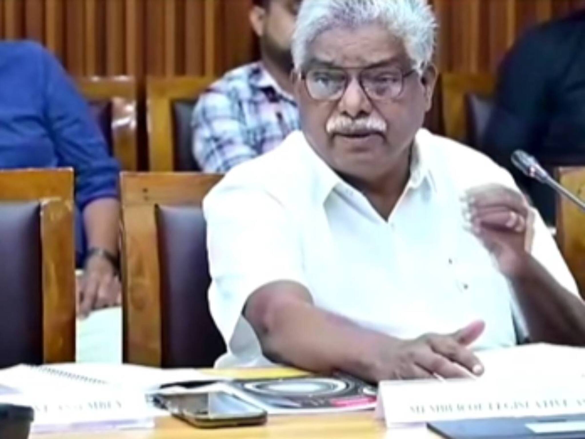 വാഴൂർ സോമൻ; 15-ാം കേരള നിയമസഭയിൽ നിന്ന് വിട്ടുപിരിഞ്ഞ മൂന്നാമത്തെ എംഎൽഎ; ഉപതിരഞ്ഞെടുപ്പ് ഉണ്ടാകുമോ?