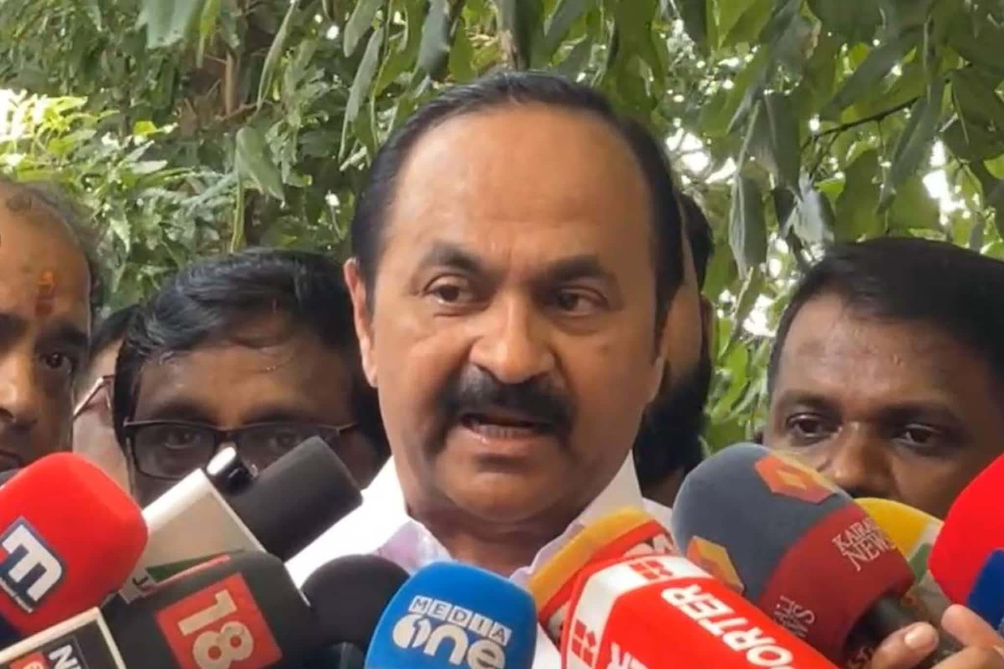 'ബോംബ് വരുമെന്നൊന്നും ഞാൻ പറഞ്ഞിട്ടില്ല, ഞെട്ടുന്ന വാർത്തകൾ വന്നുകൊണ്ടേയിരിക്കും... അതാ പറഞ്ഞത്'; വിഡി സതീശൻ