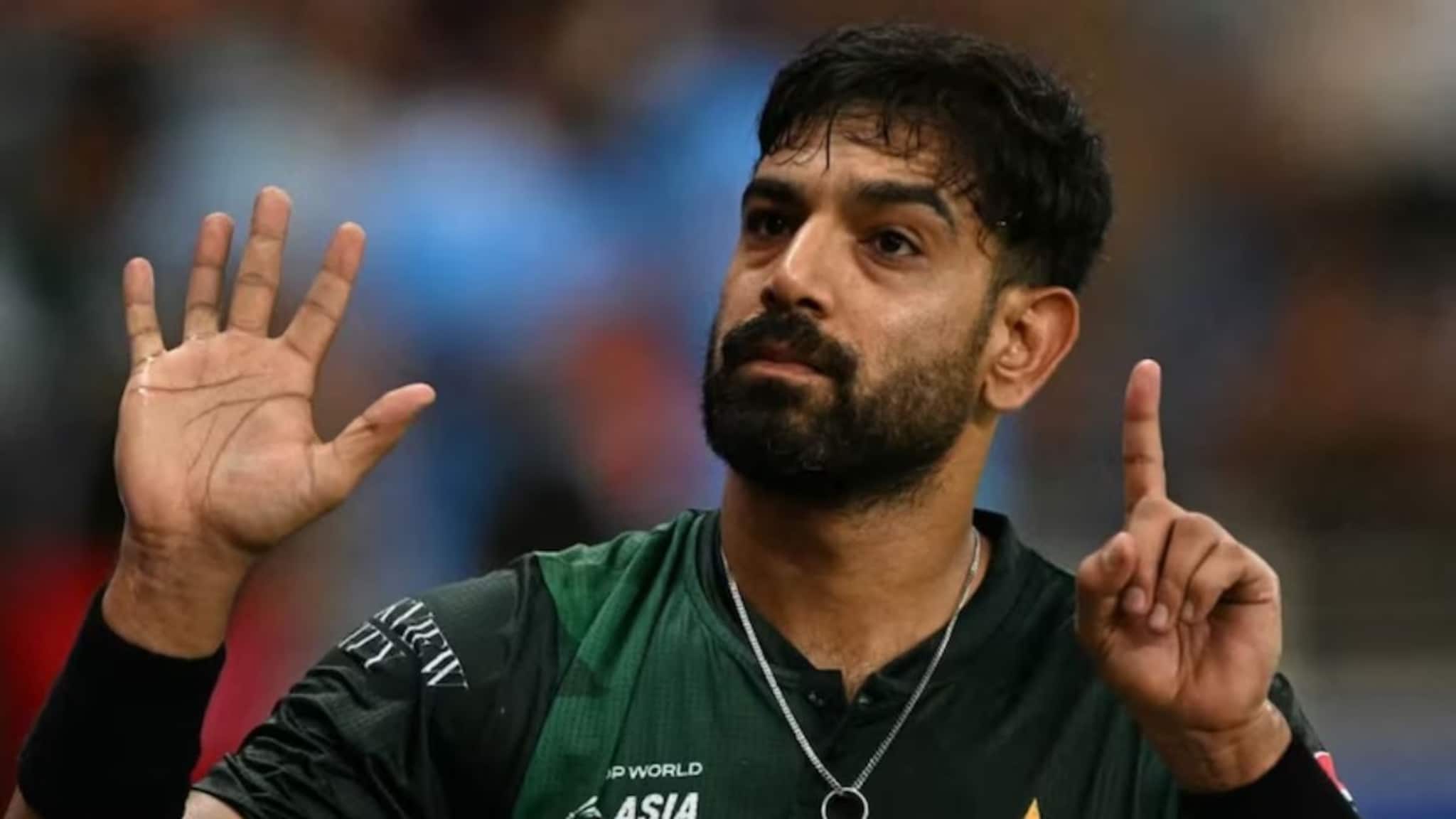 Haris Rauf: യുദ്ധവിമാനം പറന്നുയരുന്നു, നിലം പൊത്തുന്നു; ഇന്ത്യൻ കാണികളെ പ്രകോപിപ്പിച്ച് പാക് താരത്തിന്റെ '6-0' ആംഗ്യം